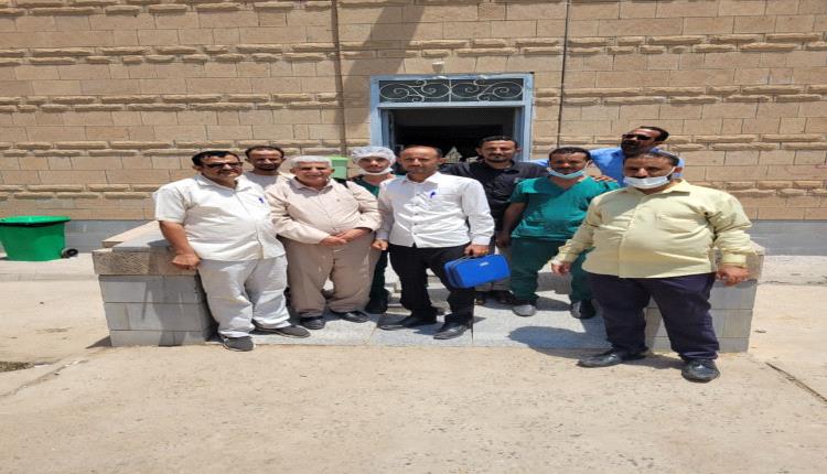 مدير عام الصحة بالضالع يتفقد محجر هيئة مستشفى الضالع للاطلاع على حالات تفشي الكوليرا