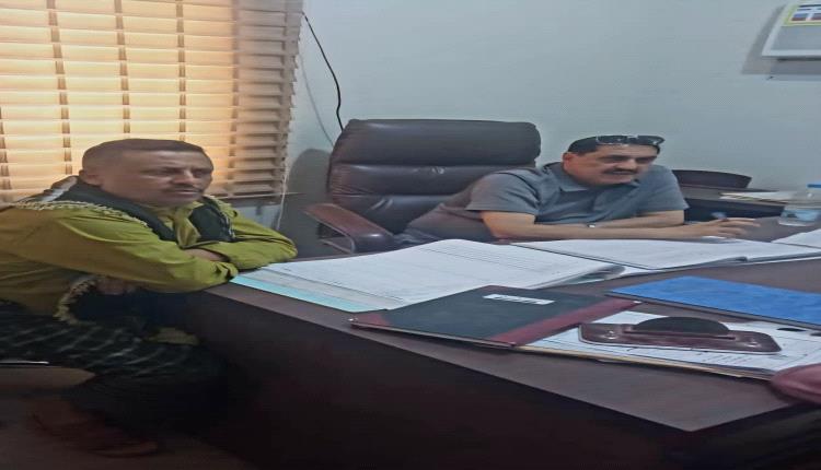 مدير أمن عدن يجري نزولًا ميدانيا إلى عدد من أقسام الشرطة.
