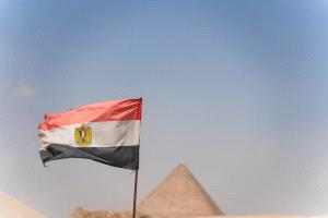 استطلاع: انكماش القطاع غير النفطي في مصر بأبطأ وتيرة منذ يناير  