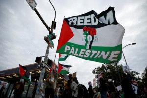 احتجاجات مؤيدة لفلسطين خارج حفل إد شيران في مدينة فيلادلفيا الأميركية