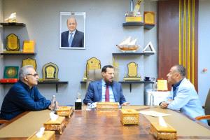 محافظ العاصمة عدن يكلّف عبدالحكيم معاون مستشارًا للمحافظ